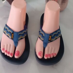 Teva sandals shoes for women size 5